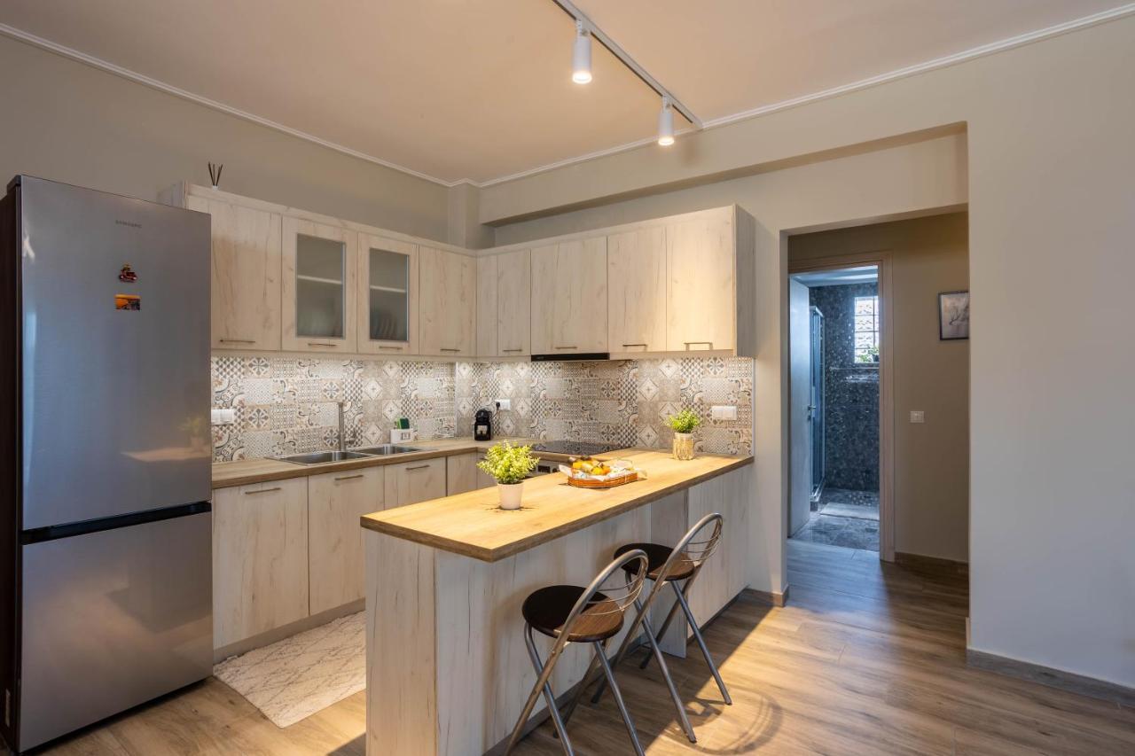 Luxury & Cozy Apartment Messini Bagian luar foto